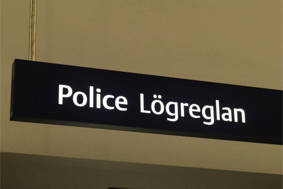 Icelandic police sign both in English and in Icelandic