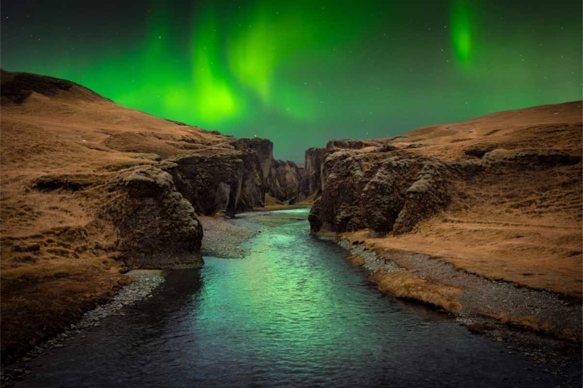 Fja&eth;r&aacute;rglj&uacute;fur Canyon with the northern lights